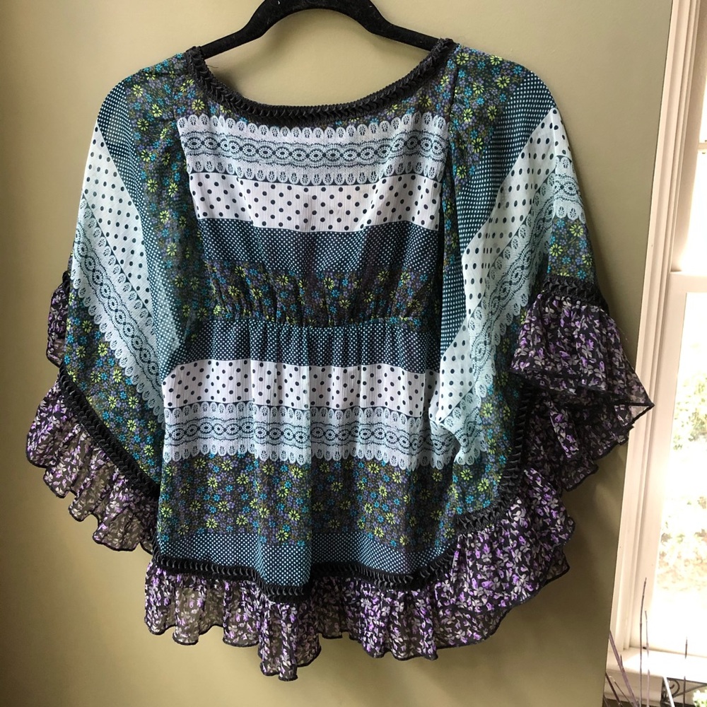 Flowy Patterned Shirt - Picture 4 of 4